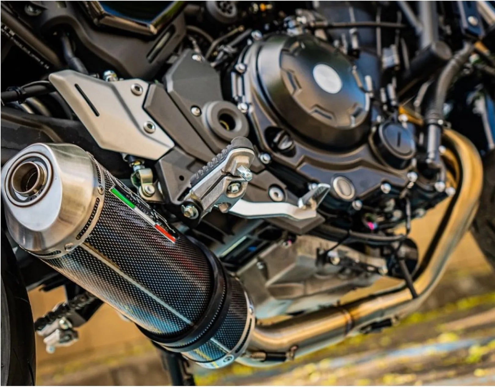 Complete Catalytic Exhaust System With Sound Certification Satinox Carbon Look - Gpr Compatible With Kawasaki Z 650 Rs (2021-2023)